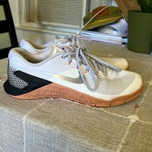 Nike Metcon 4 Gum Bottom Trainers
